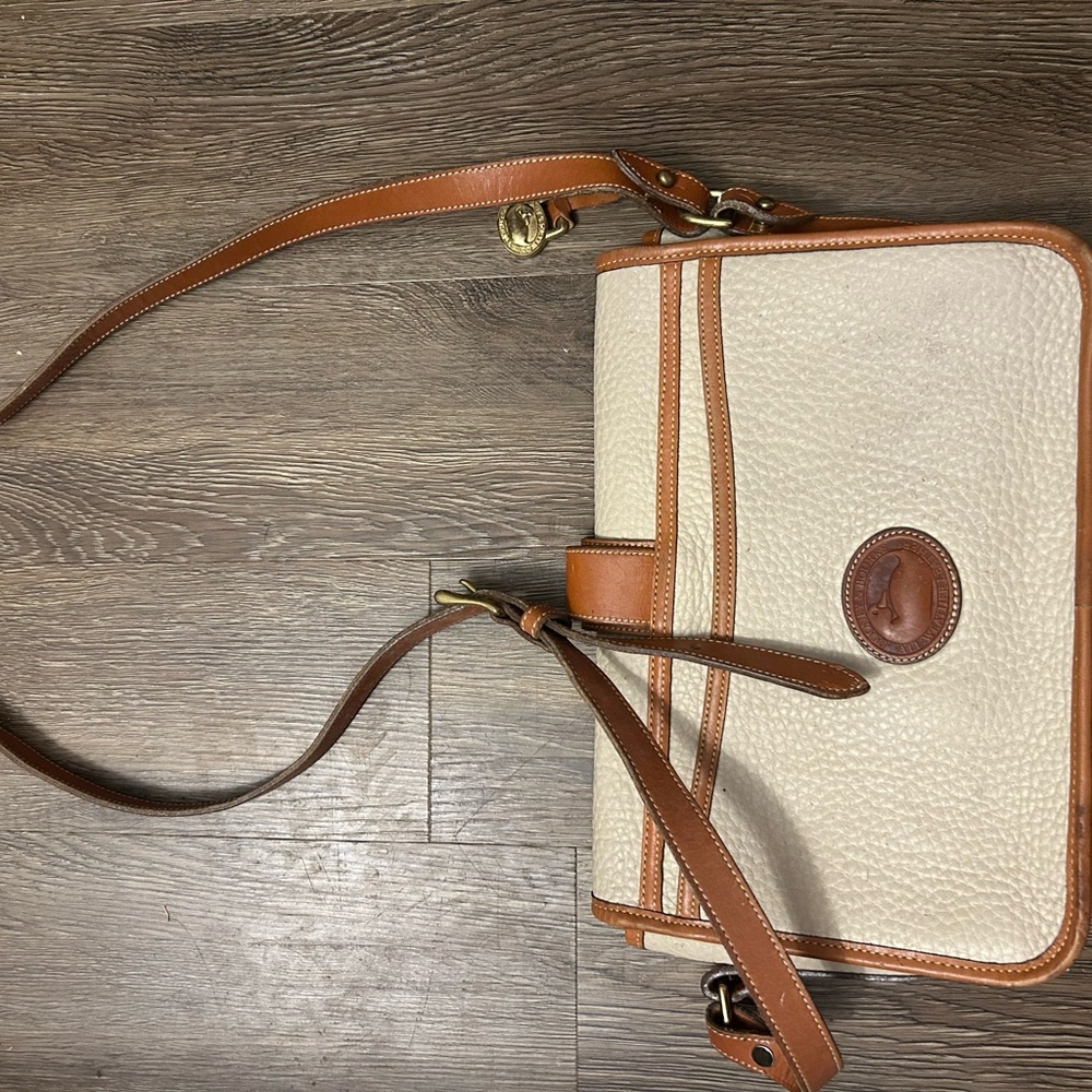 Vintage Dooney & Bourke Cream and Tan Crossbody Bag - Picture 6 of 16